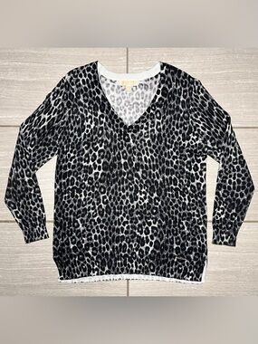 Michael Kors Women’s Medium Long Sleeve Vneck Leopard Animal Print Sweater